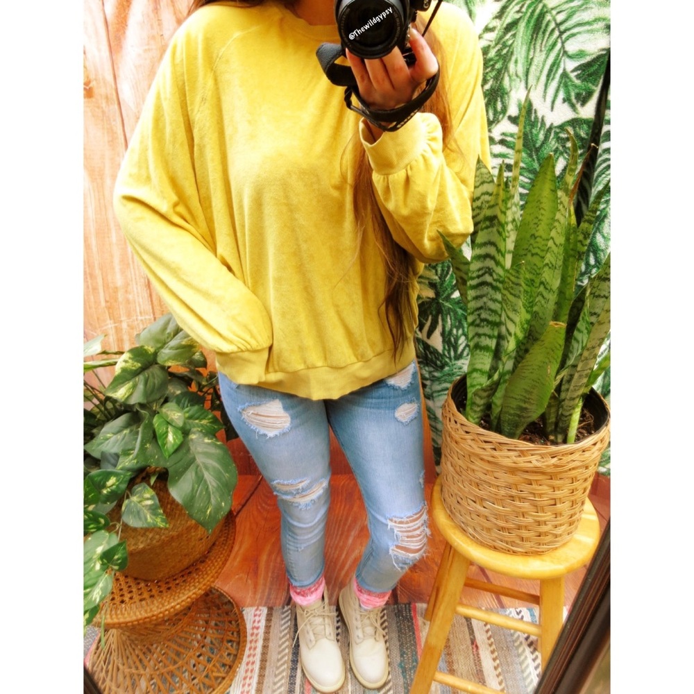 Cozy yellow slouchy balloon sleeve sweater 🌙 - Picture 2 of 5